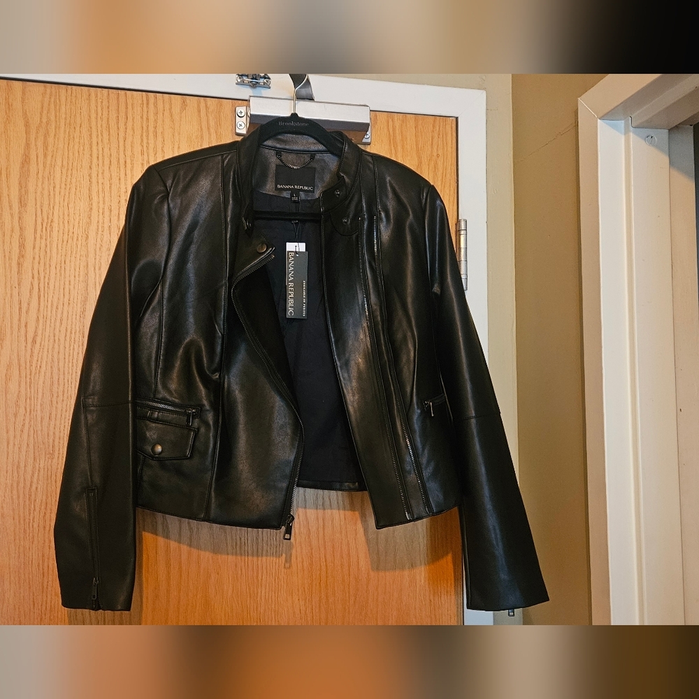 Banana Republic Black Faux Leather Jacket - NWT - Picture 3 of 11